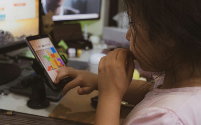 Meta Perluas Peringatan untuk Orang Tua ke Facebook dan Percakapan AI Remaja, Begini Cakupannya